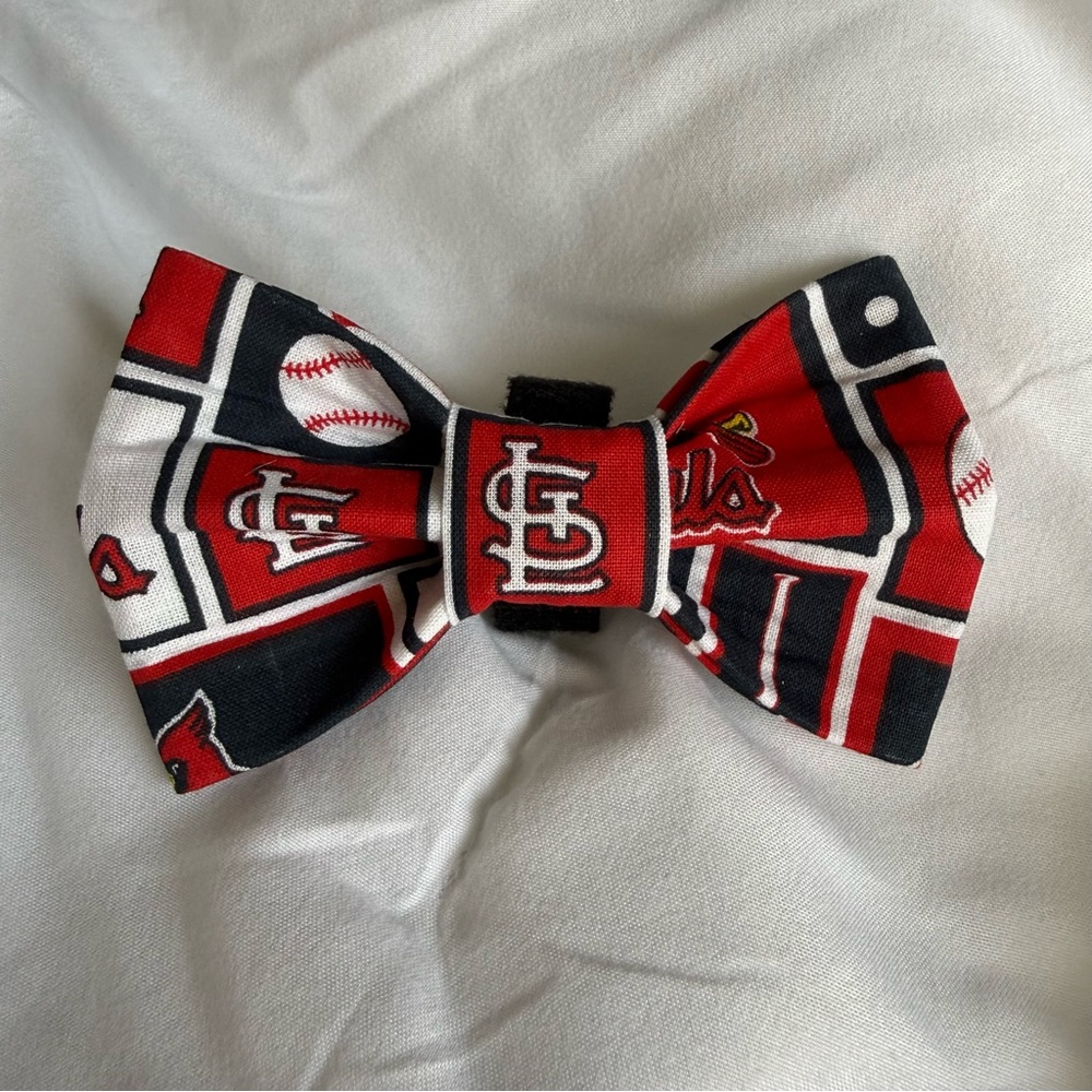 St. Louis Cardinals pet bow tie
